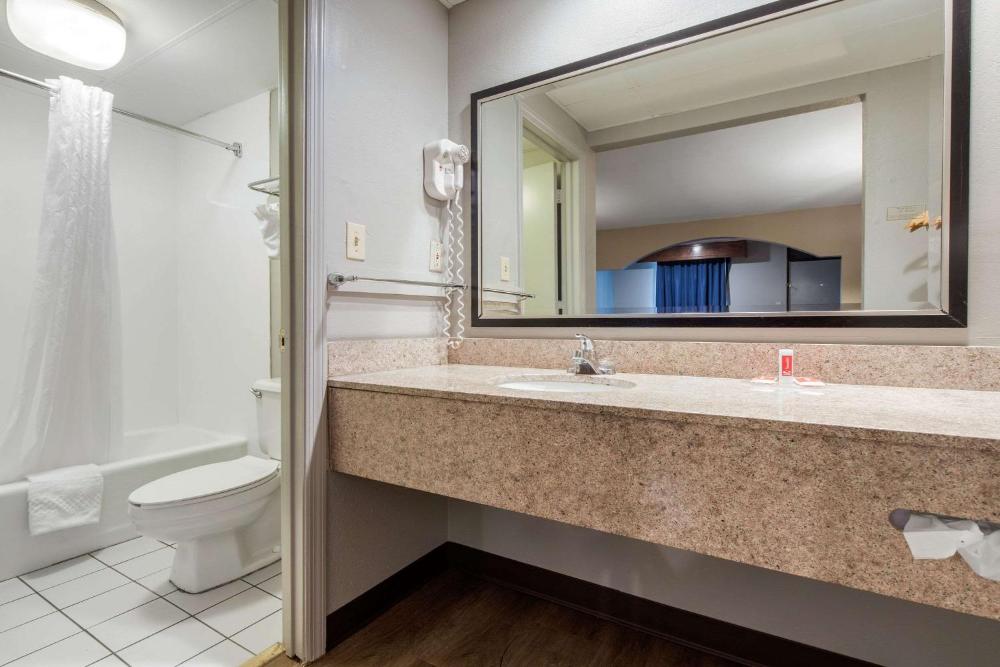Double Room with Two Double Beds - Smoking interior